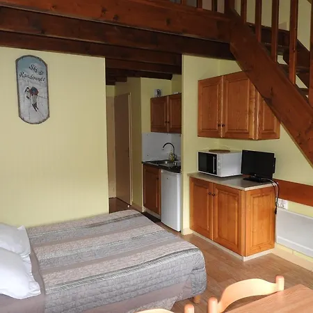 Le Bec De L'aigle Laveissière