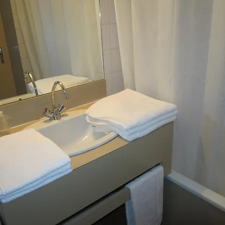 Le Bec De L'aigle Laveissière